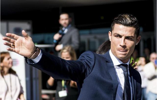 记者：苏亚雷斯有望重返民族队，数小时内将与主教练进行对话（记者称苏亚雷斯或回归民族队，预计数小时内与主帅会谈）