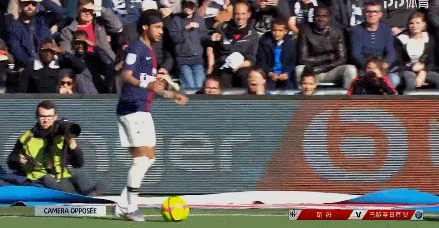 切尔西2-2卡拉巴赫，埃斯特旺、加纳乔破门，哈托失误送礼+送点