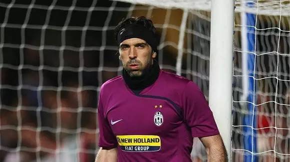 早报：推开门重逢再相拥？（早报：开门相逢，能再拥抱吗？）