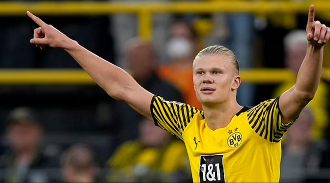 凯恩连续4场欧冠破门，拜仁队史仅罗本、莱万曾连续5场进球（凯恩欧冠四连场破门，拜仁史上仅罗本和莱万曾达成五连场进球）