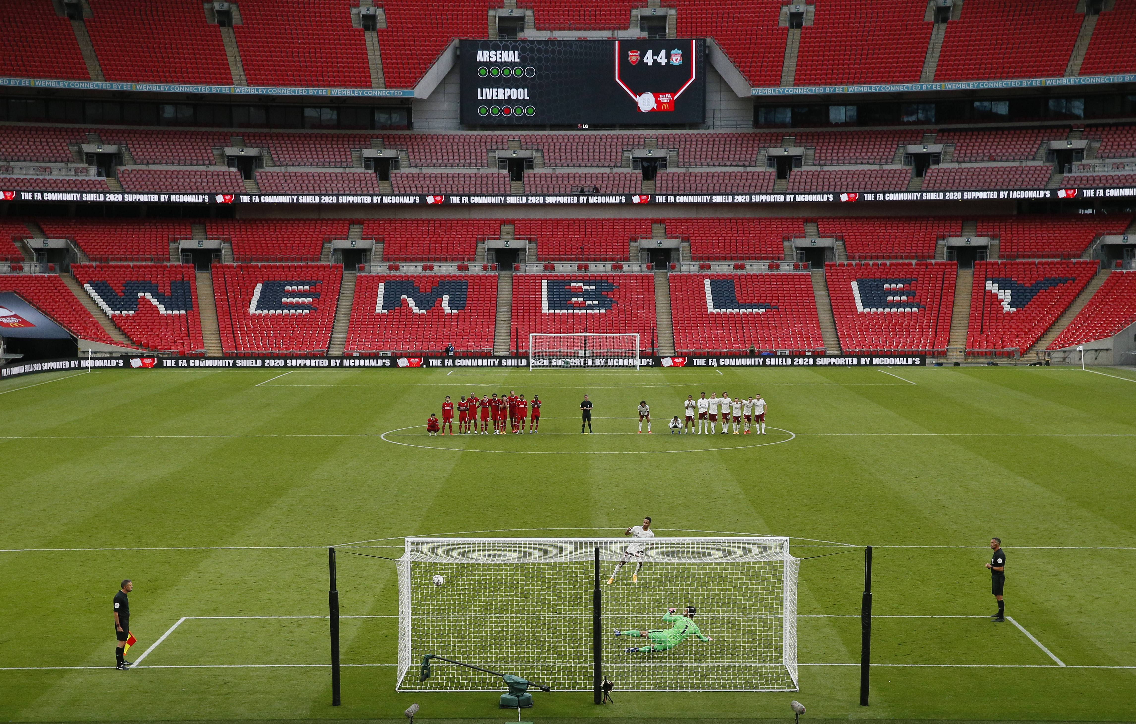 领取巴萨队史最受喜爱球员奖，梅西：巴塞罗那是我的家（梅西当选巴萨史上最受喜爱球员：巴塞罗那永远是我家）