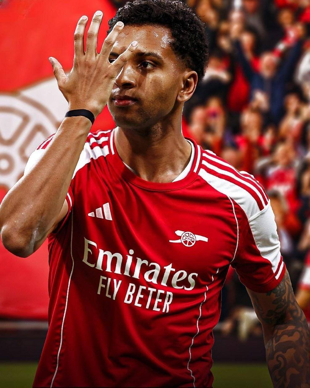 唐天翼代表阿图什安淇拉队征战喀什杯：希望我们球队能夺冠（唐天翼披阿图什安淇拉战袍征战喀什杯，剑指冠军）