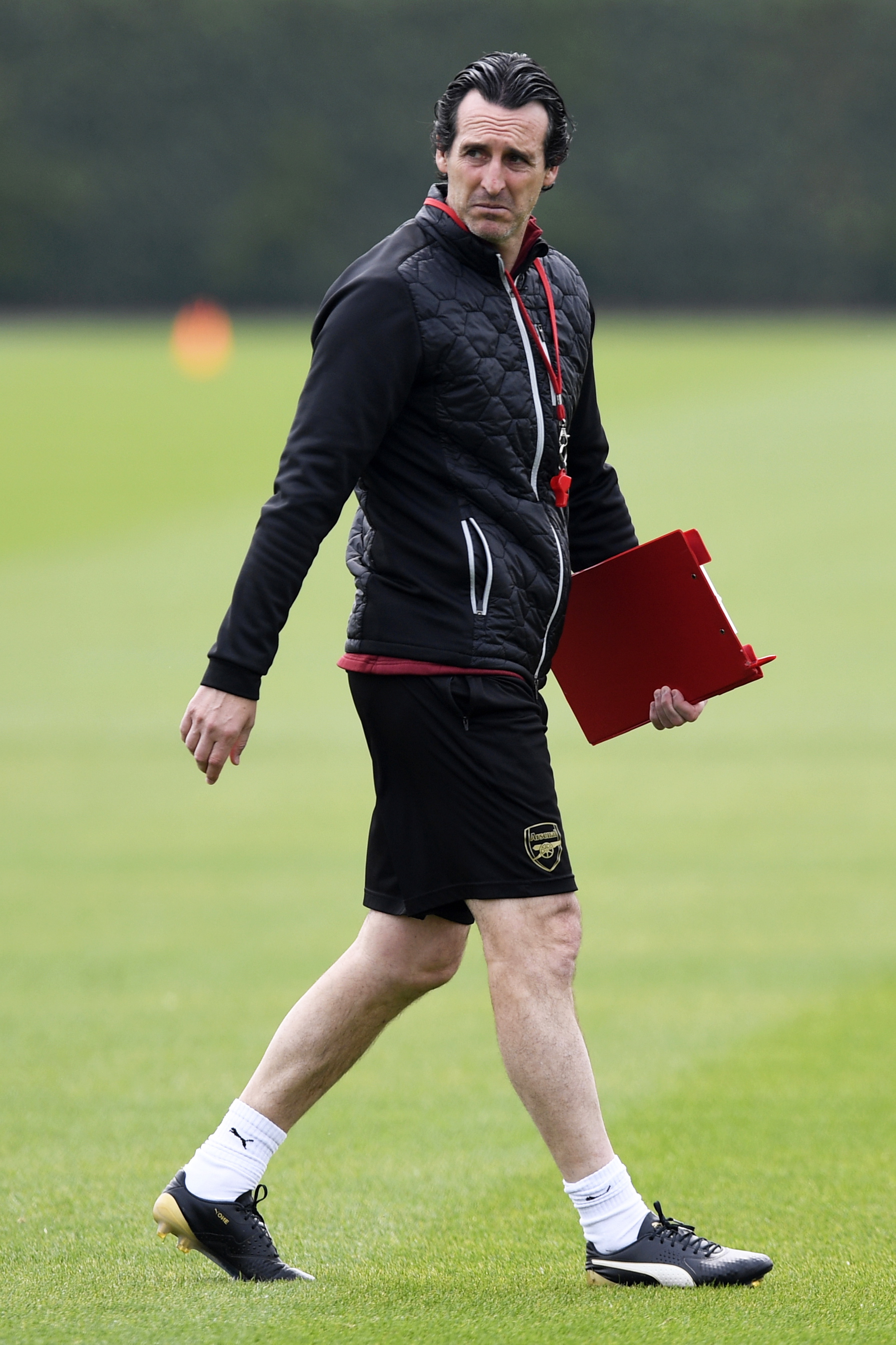 德天空：切尔西仍未正式报价西蒙斯，莱比锡坚持7000万欧要价（德天空：切尔西尚无西蒙斯正式报价，莱比锡坚守7000万欧标价）